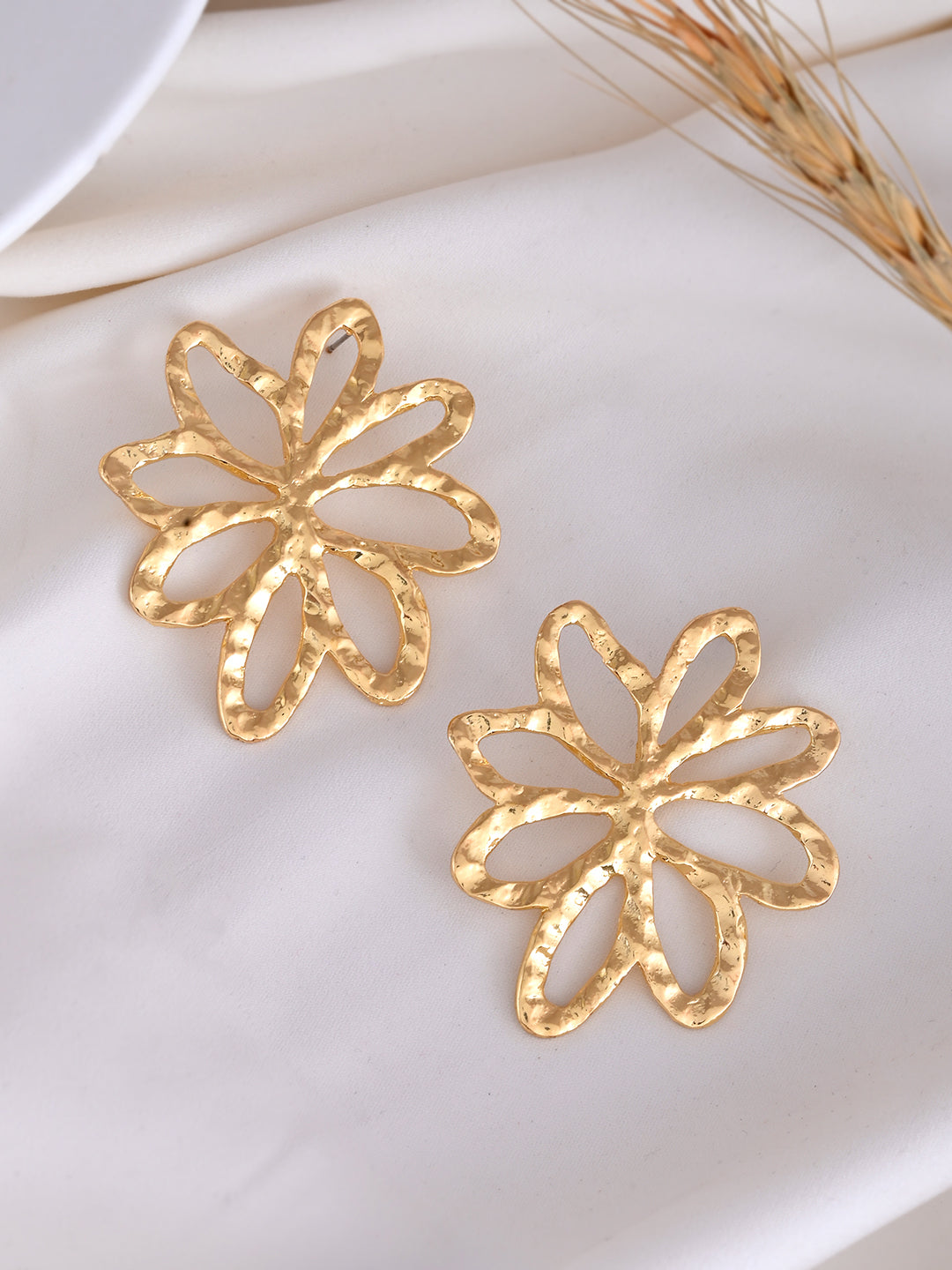 RICHEERA Gold-plated Contemporary Studs Earrings