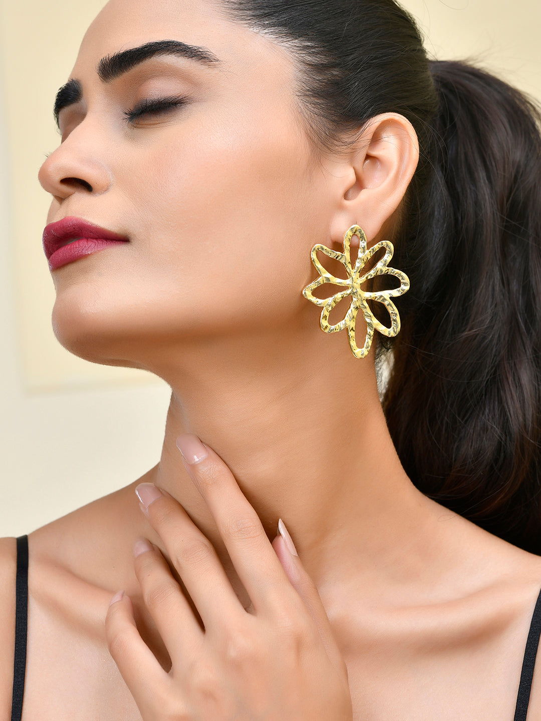 RICHEERA Gold-plated Contemporary Studs Earrings