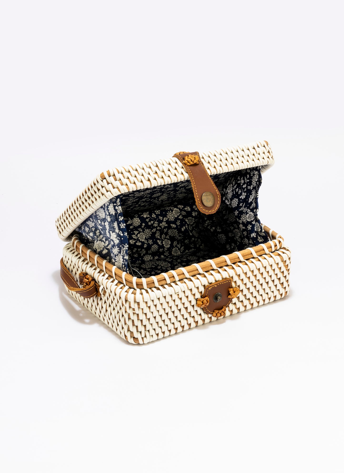 STRUCTURED SLING BAG