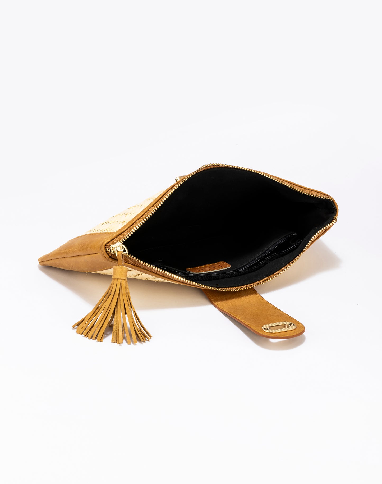 STRUCTURED CLUTCH BAG