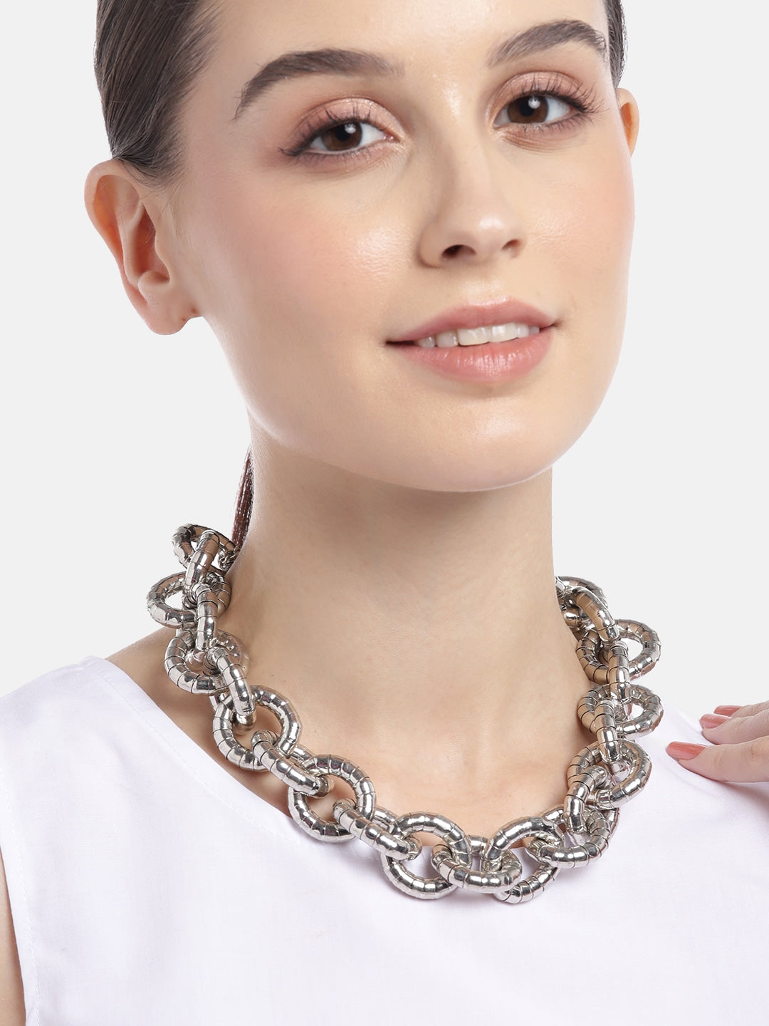 Linked-Chain Design Necklace