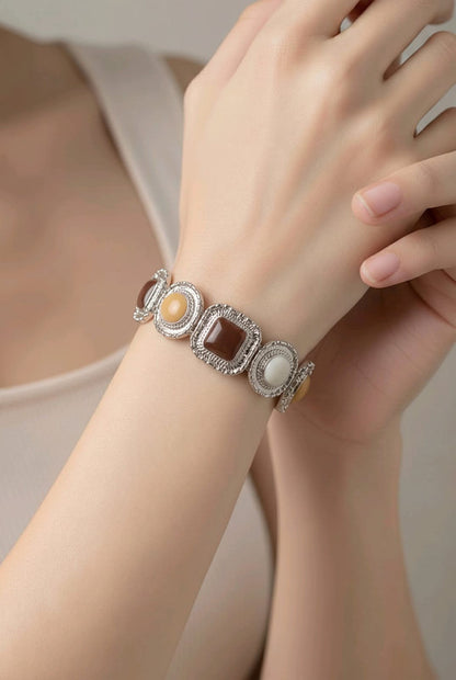 RICHEERA Silver-Plated Handcrafted Fusion Elasticated - Detail Angle