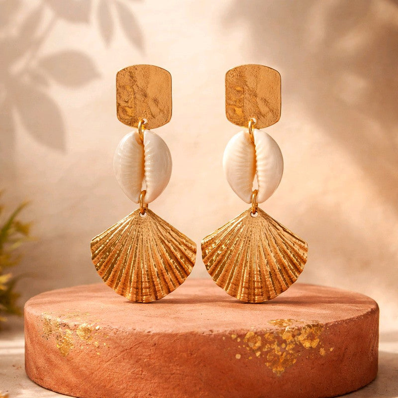 RICHEERA Gold-Plated Earrings - Detail Angle